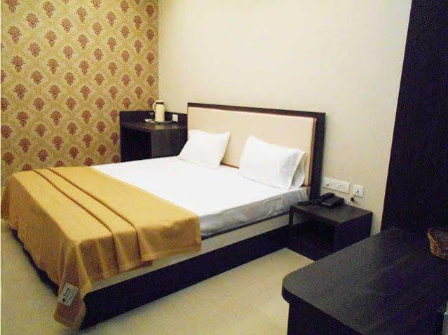 Hotel Janki International By Keymagics Varanasi Eksteriør billede